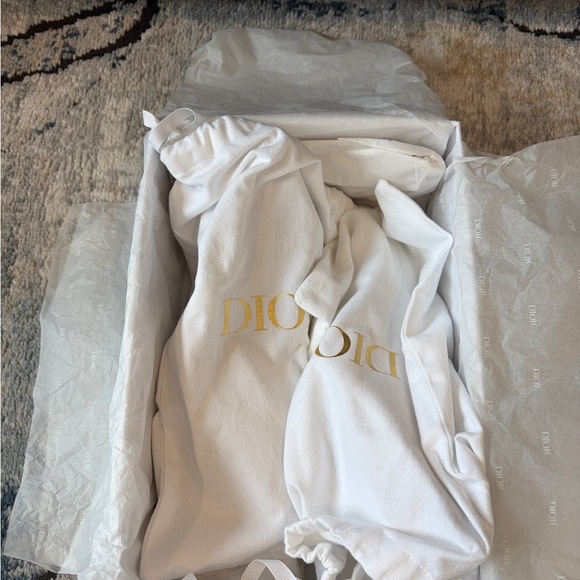 J’Adior sling back pump white cotton embroidery - Picture 13 of 15